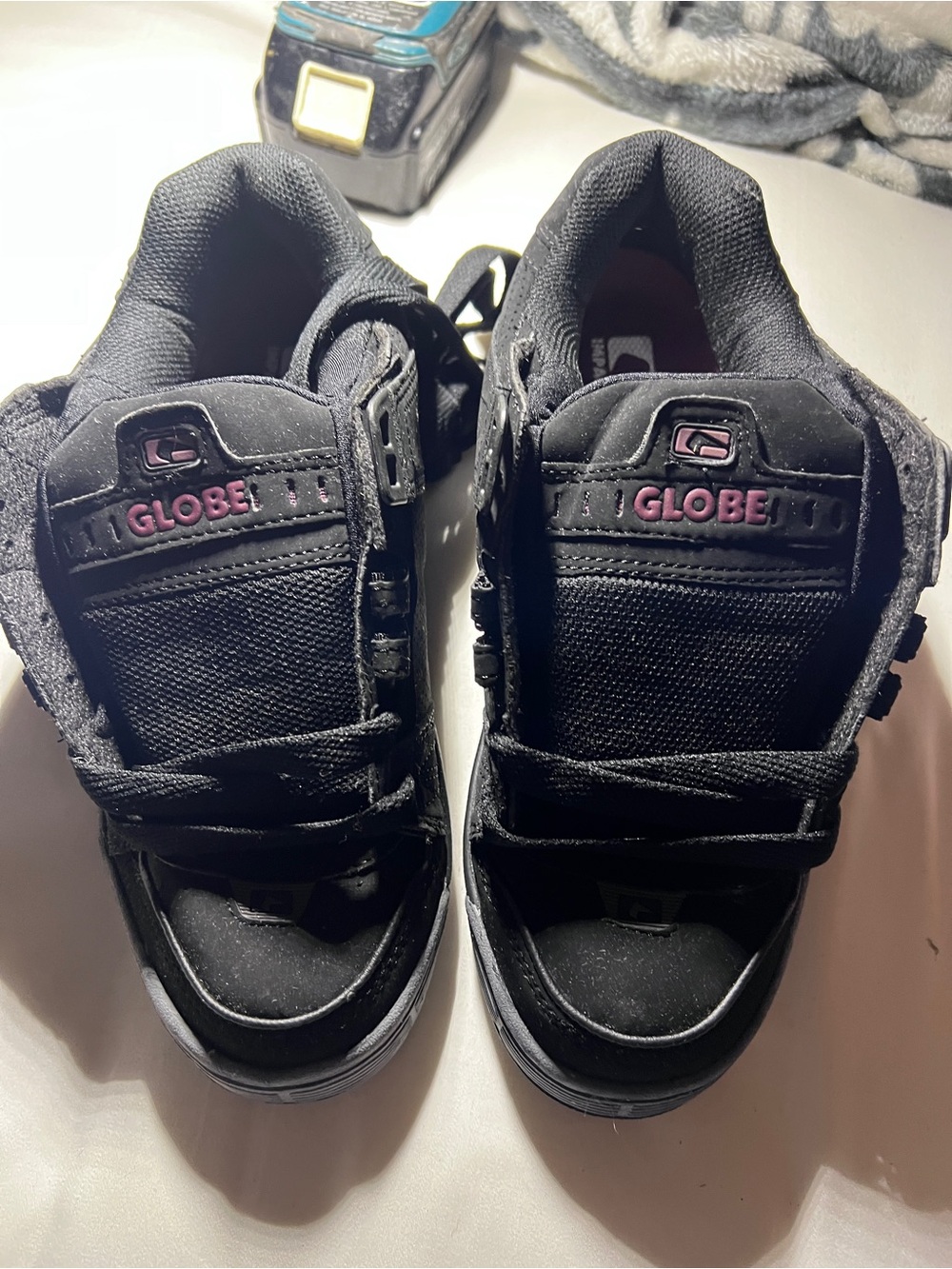Globe Kids Sabre Series Impact Cintrol System Black Sneakers Size 8 Kids